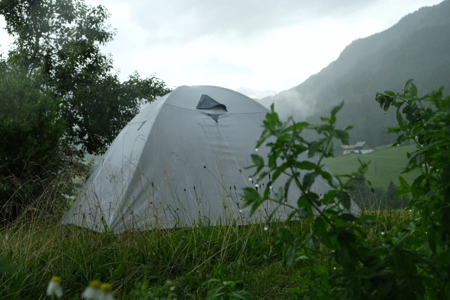 tent in de regen