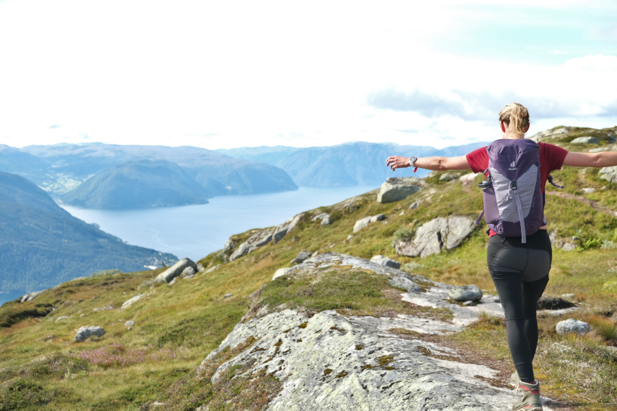 Hike Mælen: steeds een ander uitzicht.