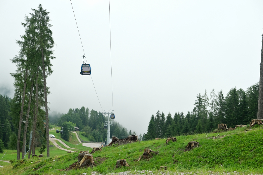 Met de lift naar de glijbanen in Stubai