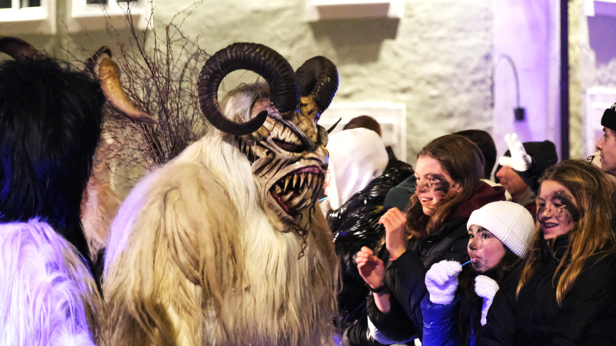 Krampus in Radstadt, Oostenrijk © bergfamilie.nl | Frank van Delden