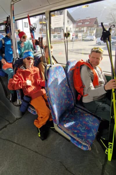 Met de bus naar de Loipe
