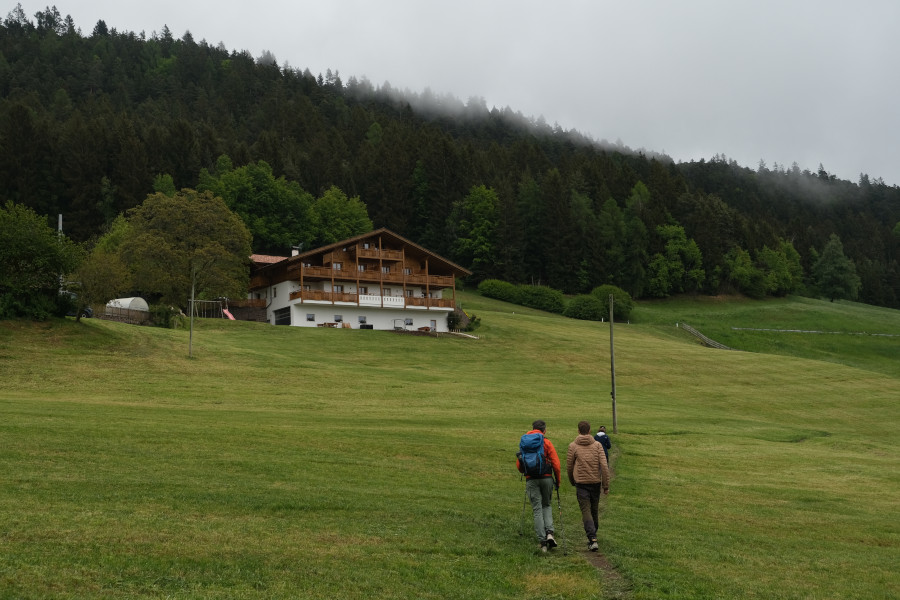 Wandelen tijdens boerderijvakantie in Zuid-Tirol